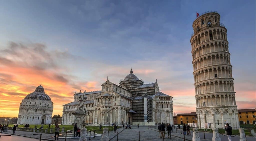 หอเอนปิซ่า ที่เที่ยวอิตาลี