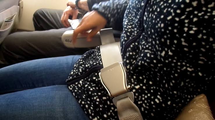 ขึ้นเครื่องบิน ทำไมต้องรัดเข็มขัดนิรภัย