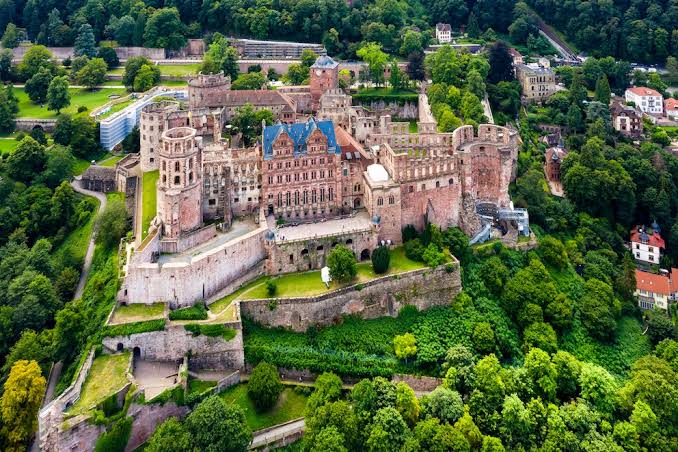 ปราสาทที่งดงามราวเทพนิยายจากทั่วโลก Heidelberg Castle