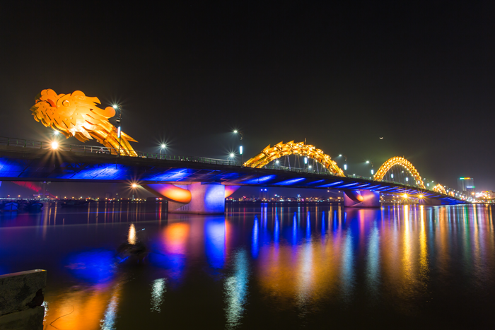 สะพานมังกร หรือ Dragon Bridge