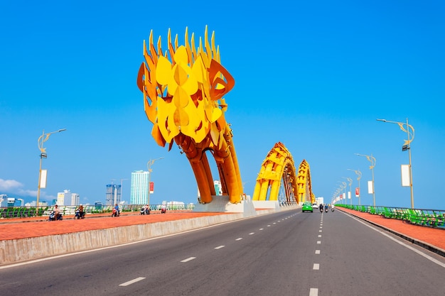 สะพานมังกร หรือ Dragon Bridge