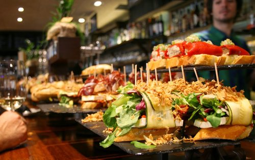 อาหารซาน เซบัสเตียน condé nast traveller 2025 readers’ choice awards