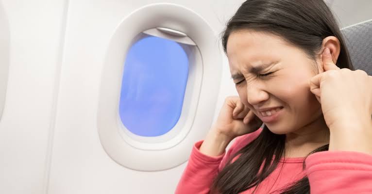ทำไมห้ามนอนหลับระหว่างเครื่องบินขึ้นลง?