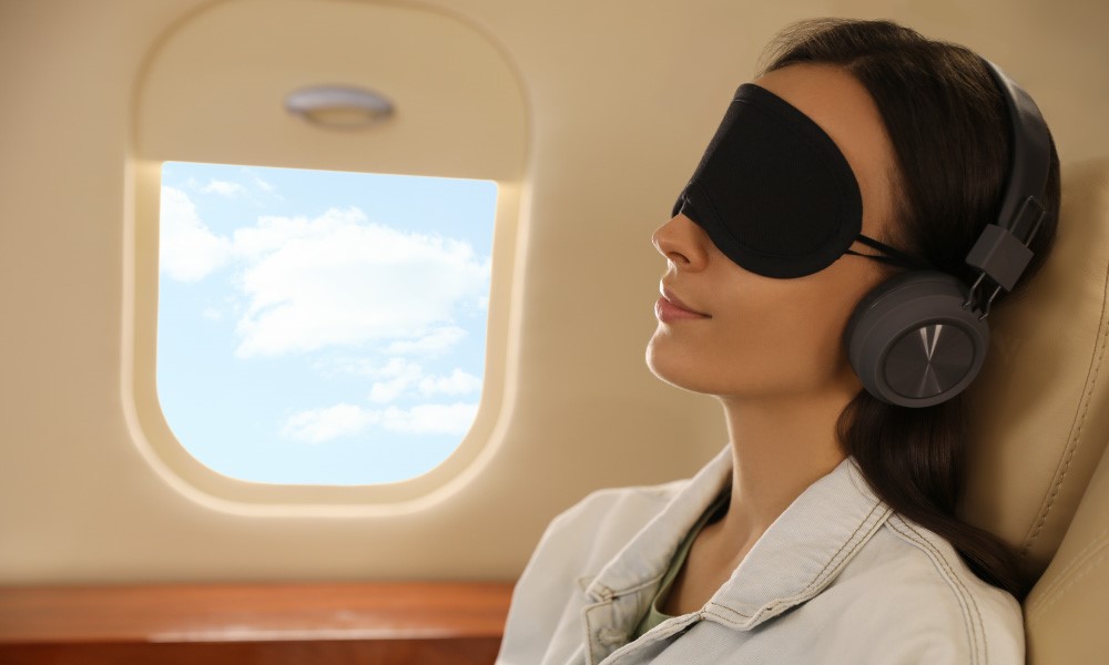 ทำไมห้ามนอนหลับระหว่างเครื่องบินขึ้นลง?