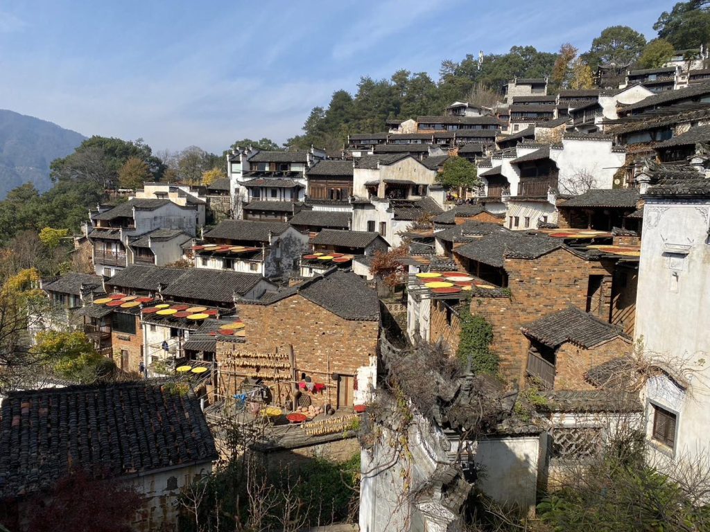 หมู่บ้านหวงหลิ่ง หมู่บ้านตากพริก ประเทศจีน