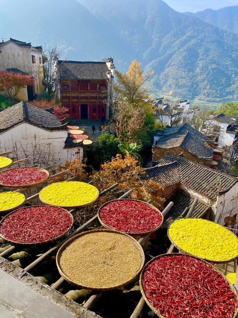 หมู่บ้านหวงหลิ่ง หมู่บ้านตากพริก ประเทศจีน