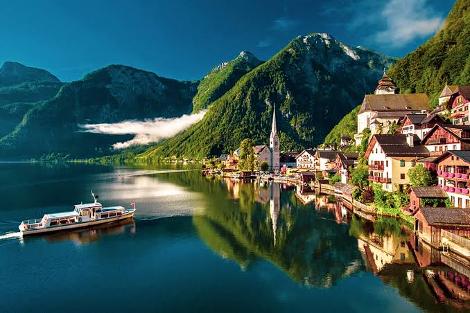 ฮัลล์สตัทท์ หมู่บ้านริมทะเลสาบแห่งออสเตรีย