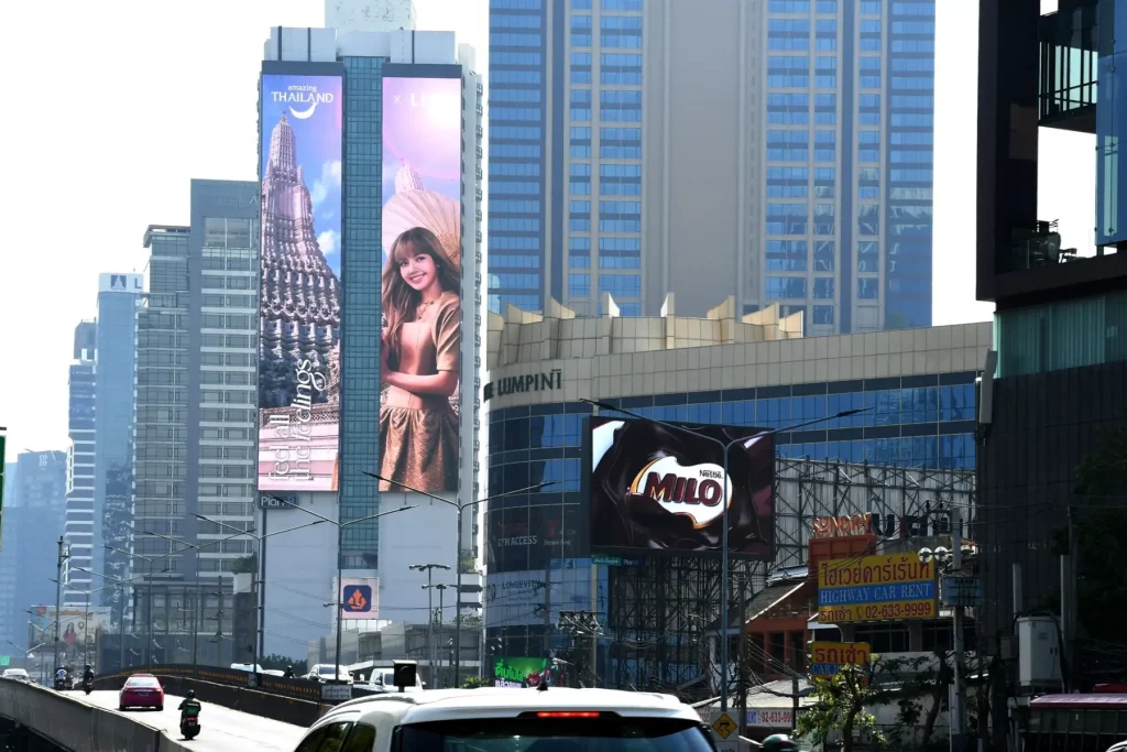 ตามหา ลิซ่า ทั่วไทย ตามแลนด์มาร์ค feel all the feelings!