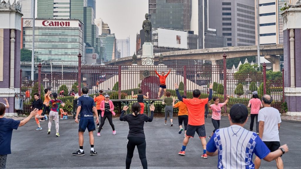 เต้นแอโรบิคสวนลุม