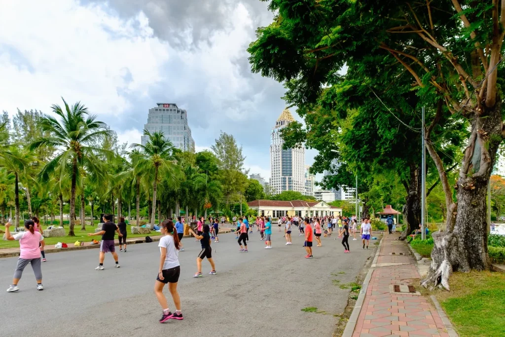 เต้นแอโรบิคสวนลุม