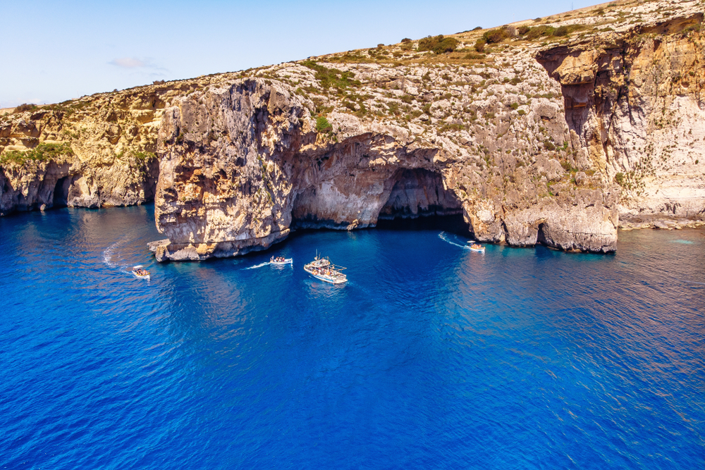 เที่ยวอิตาลี Blue Grotto ถ้ำสีน้ำเงินแห่งคาปรี!