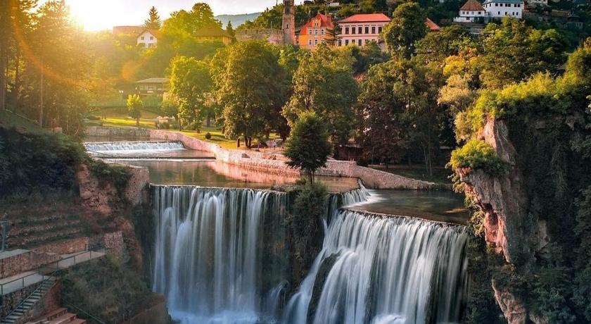 เที่ยวเมืองน้ำตก จาจเซ มรดกโลกของบอสเนียและเฮอร์เซโกวีนา
