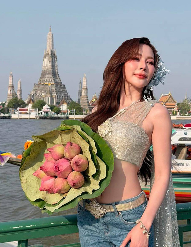 เทรนด์ “ดอกบัว” มาแรง! Gen Z แห่ถ่ายรูปจนกลายเป็นเทรนด์ใหม่!