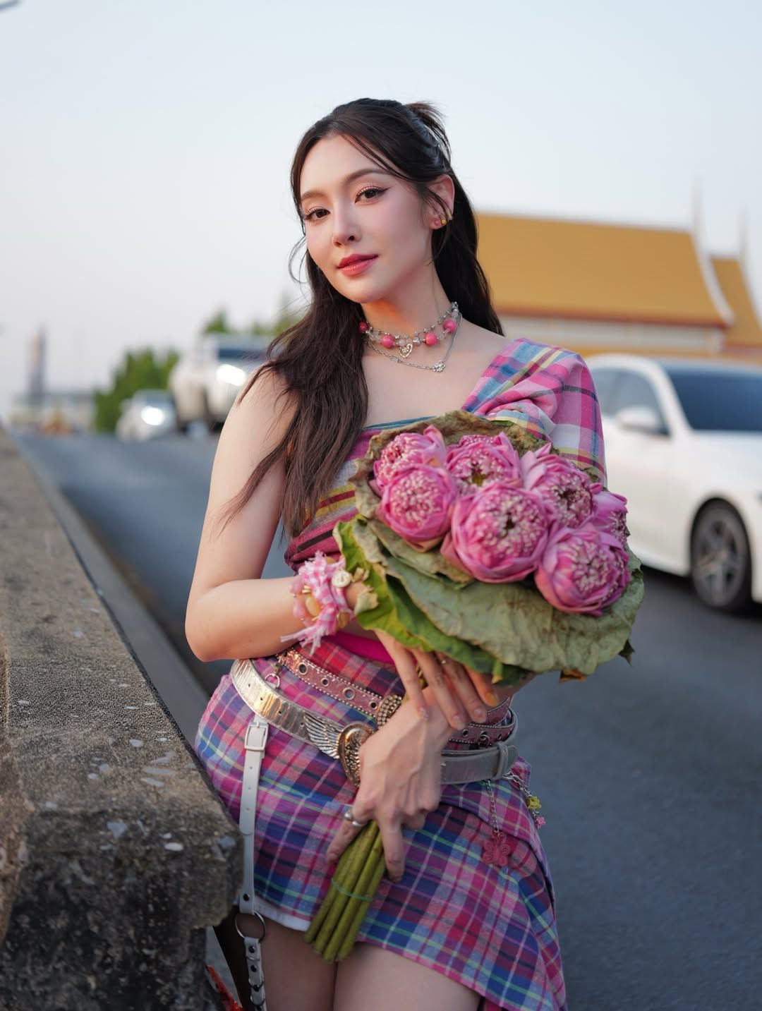 เทรนด์ “ดอกบัว” มาแรง! Gen Z แห่ถ่ายรูปจนกลายเป็นเทรนด์ใหม่!