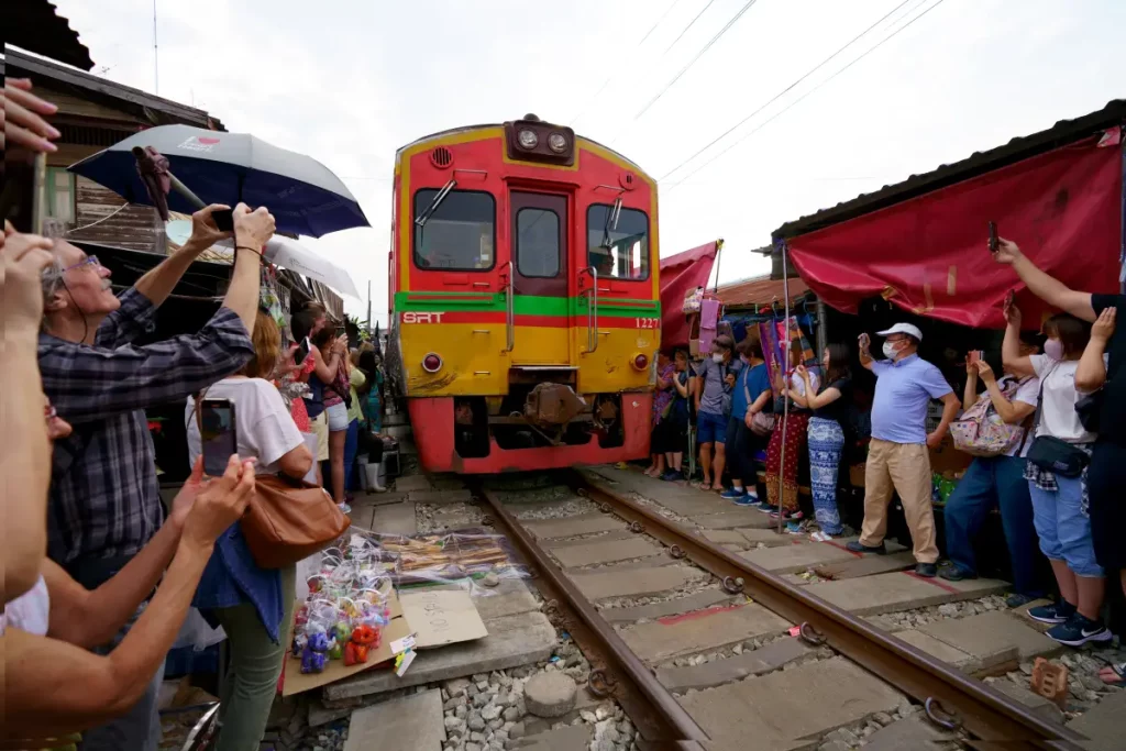 จุดถ่ายรูปวิวรถไฟสุดอลังการรอบโลก