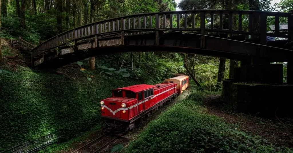 จุดถ่ายรูปวิวรถไฟสุดอลังการรอบโลก