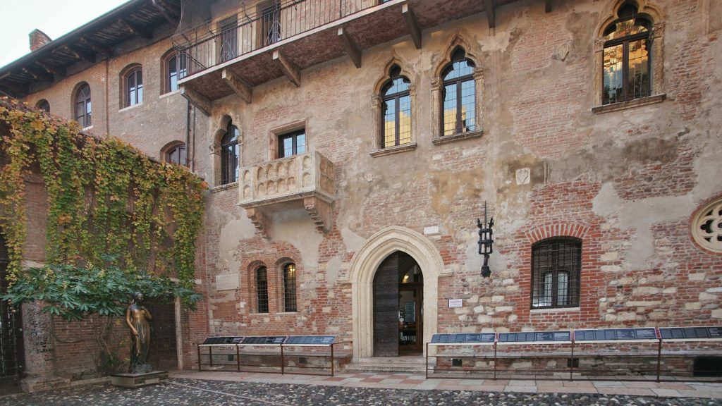 บ้านของจูเลียต Casa di Giulietta เที่ยวเวโรนา เที่ยวอิตาลี ทัวร์เวโรนา ทัวร์อิตาลี