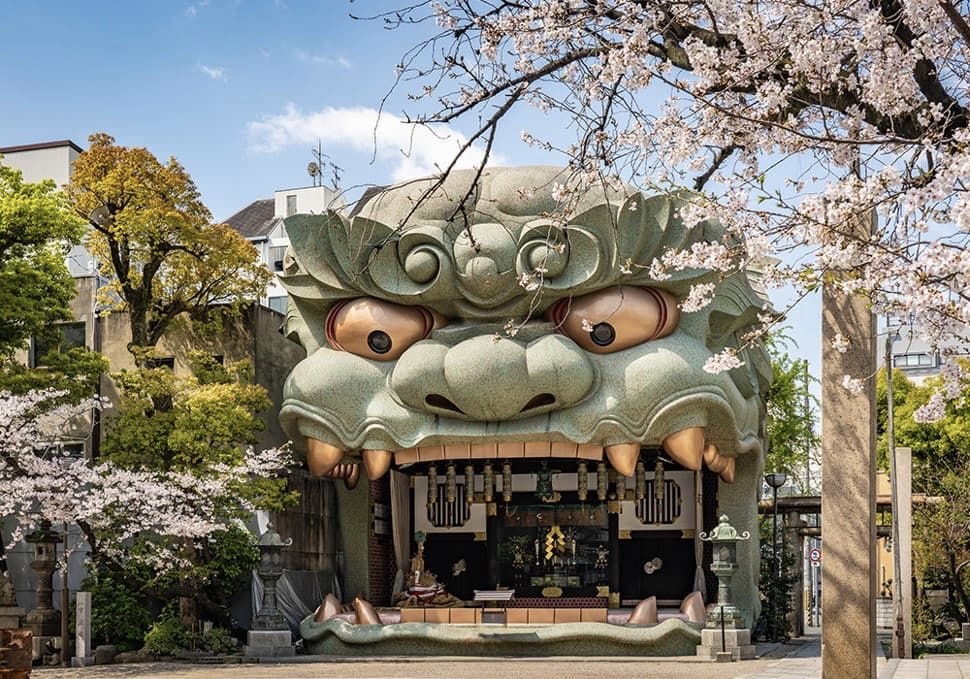 ศาลเจ้านัมบะ ยาซากะ Namba Yasaka Shrine ที่เที่ยวโอซาก้า ที่เที่ยวญี่ปุ่น ทัวร์โอซาก้า ทัวร์ญี่ปุ่น