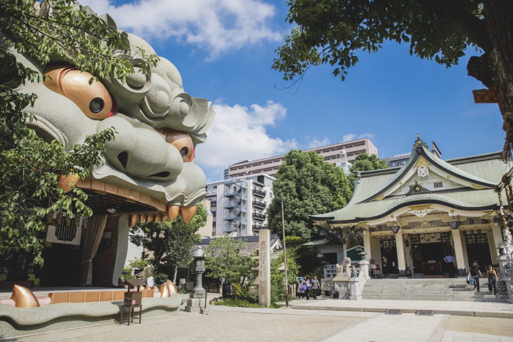 ศาลเจ้านัมบะ ยาซากะ Namba Yasaka Shrine ที่เที่ยวโอซาก้า ที่เที่ยวญี่ปุ่น ทัวร์โอซาก้า ทัวร์ญี่ปุ่น