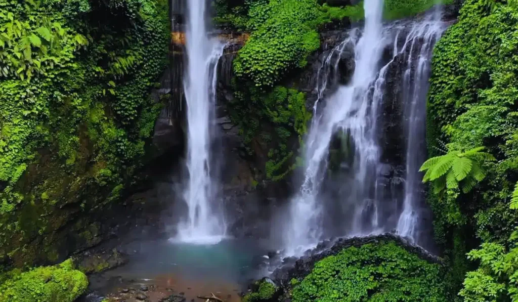 น้ำตกเซกุมปุล (Sekumpul Waterfall) เที่ยวบาหลี เที่ยวอินโดนีเซีย ทัวร์บาหลี ทัวร์อินโดนีเซีย