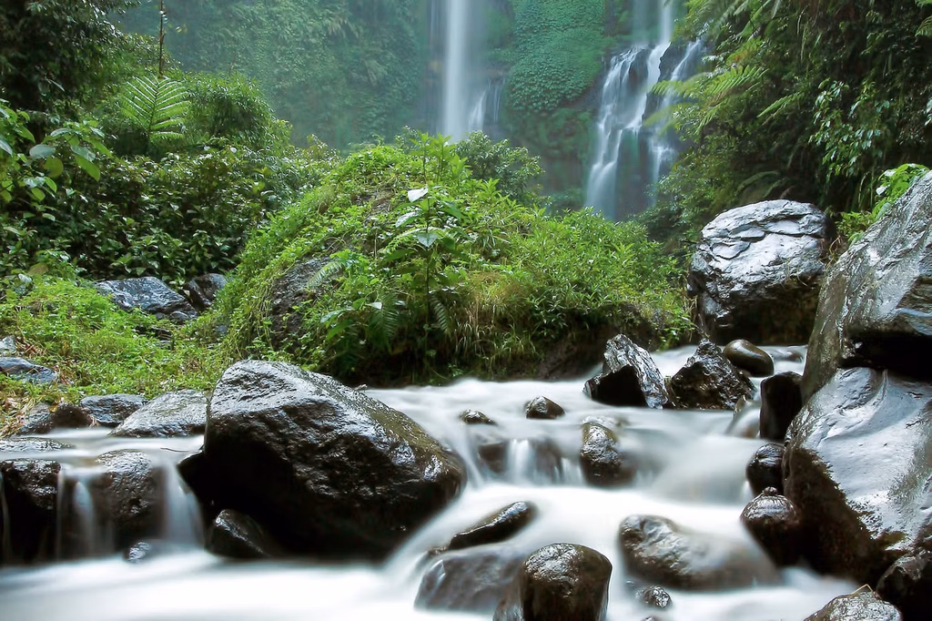 น้ำตกเซกุมปุล (Sekumpul Waterfall) เที่ยวบาหลี เที่ยวอินโดนีเซีย ทัวร์บาหลี ทัวร์อินโดนีเซีย