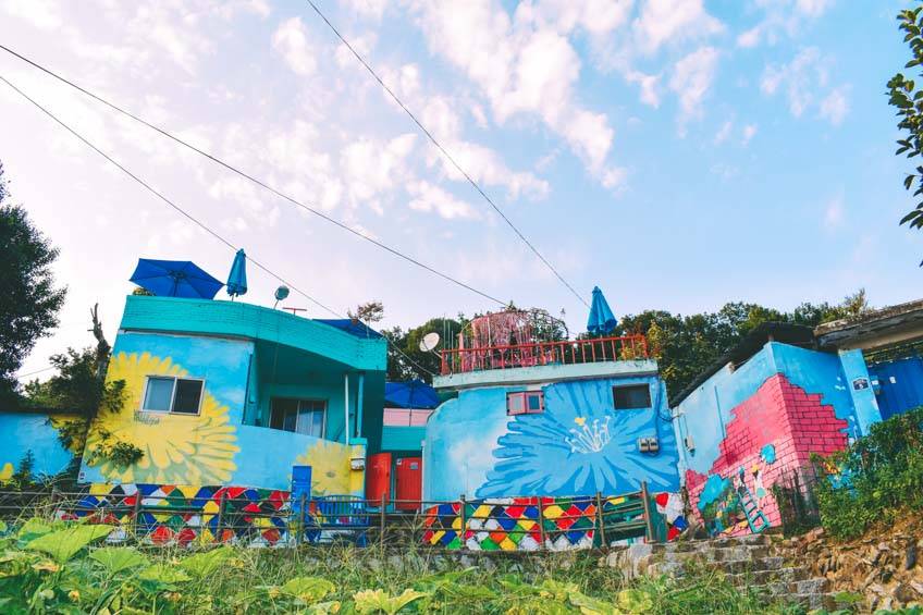 หมู่บ้านจิตรกรรมฝาผนังจามัน (Jaman Mural Village) เที่ยวเกาหลี ทัวร์เกาหลี