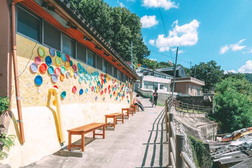 หมู่บ้านจิตรกรรมฝาผนังจามัน (Jaman Mural Village) เที่ยวเกาหลี ทัวร์เกาหลี
