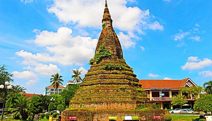 ธาตุดำ (That Dam Stupa , ທາດດຳ) เที่ยวเวียงจันทน์ เที่ยวลาว ทัวร์เวียงจันทน์ ทัวร์ลาว
