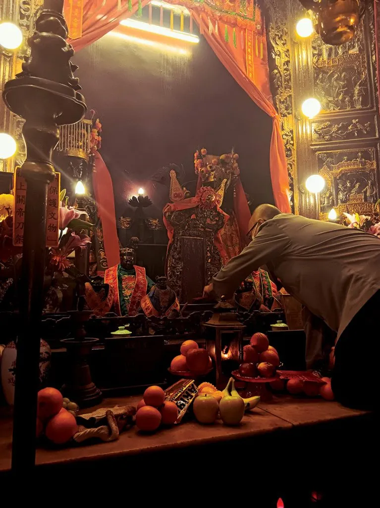 วัดหมั่นโหมว (Man Mo Temple) วัดฮ่องกง เที่ยวฮ่องกง