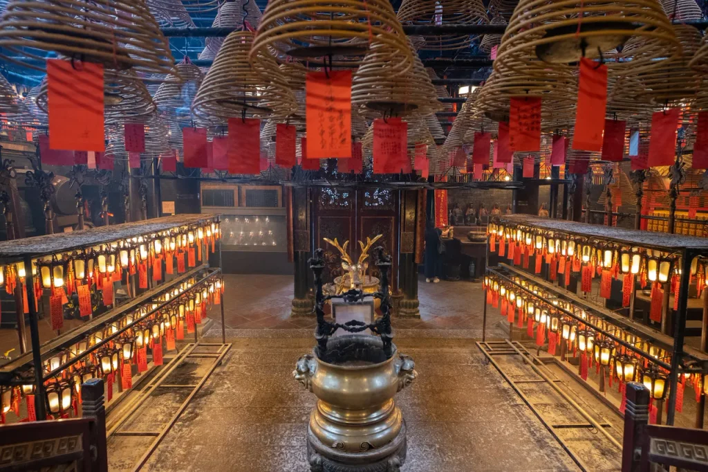 วัดหมั่นโหมว (Man Mo Temple) วัดฮ่องกง เที่ยวฮ่องกง